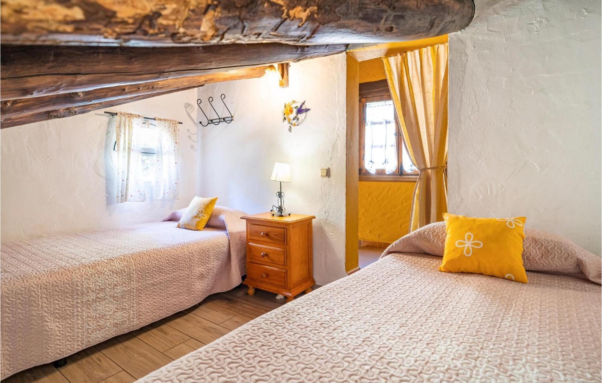 Amazing Cottage In Algatocin With Kitchen Exterior foto